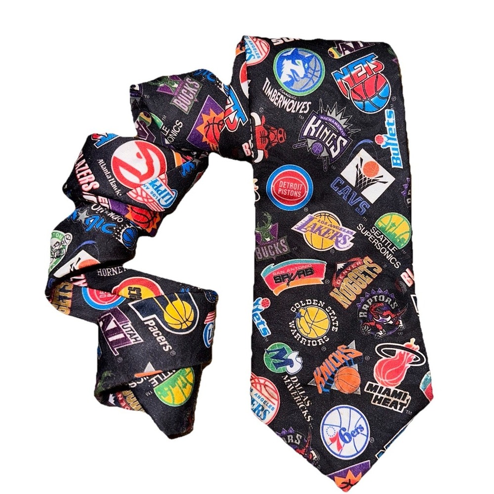 Vintage 1994 Surrey Wallywear NBA Logos Novelty Basketball Teams Neck Tie USA‎
